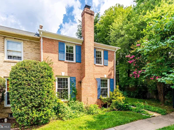 7020 Bradwood Ct, Springfield, VA 22151