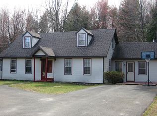 2 Clement Dr, Poestenkill, NY 12140