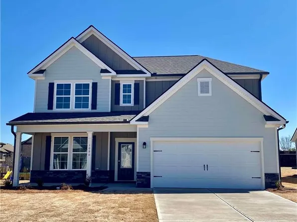1090 Titus Ln, Statham, GA 30666