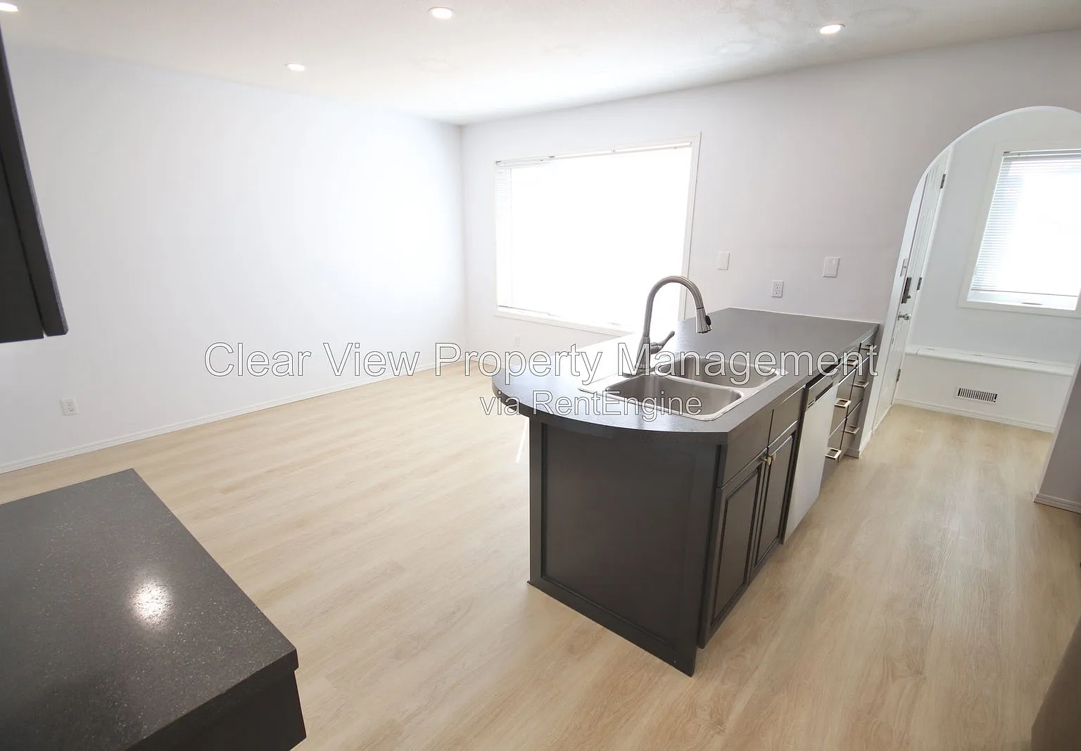 2 bed, 2.0 bath, 1100 sqft, $1,849 — Photo 3