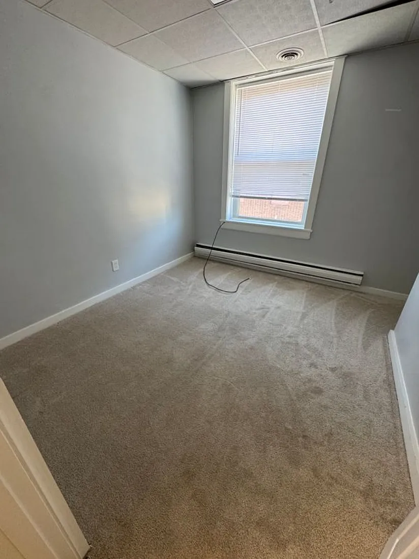 Building Photo - 401 E Howard St #1