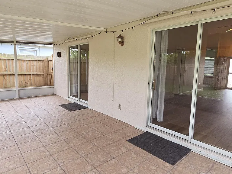 2564 Ventura Cir — Photo 18