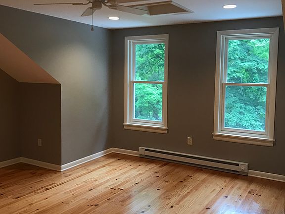 upstairs master bedroom