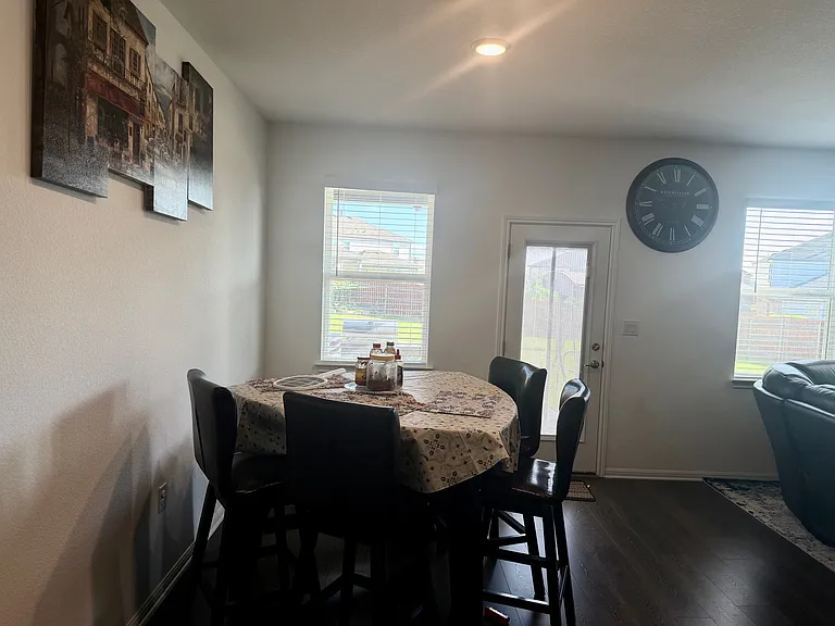 15220 Holloway Dr — Photo 5