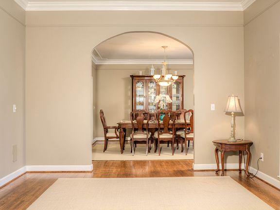 5th image of 2627 Swiss Ln