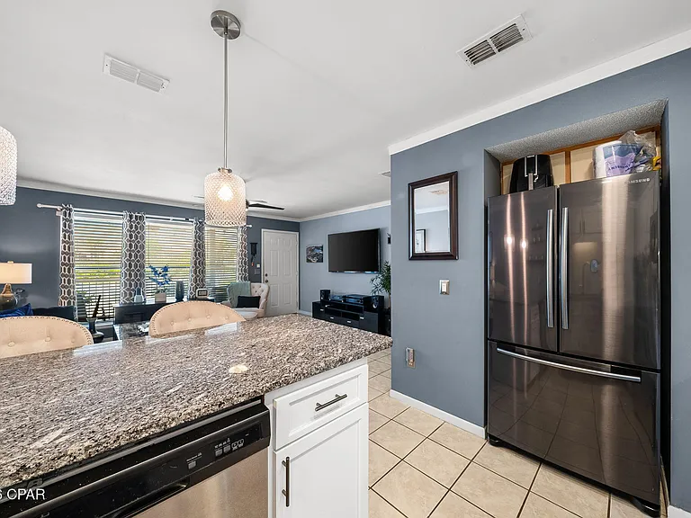 503 Granada Cir #503B — Photo 10