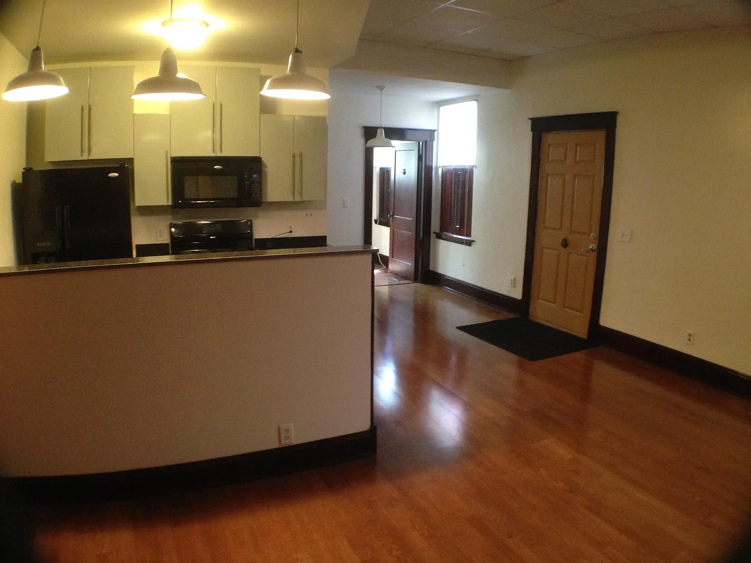 2417 Vine St — Photo 3