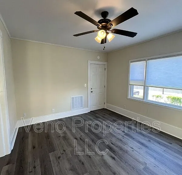 25 William St #B — Photo 10