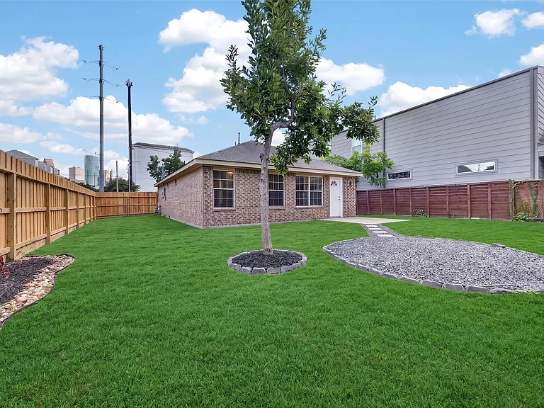 1302 Shearn St — Photo 31
