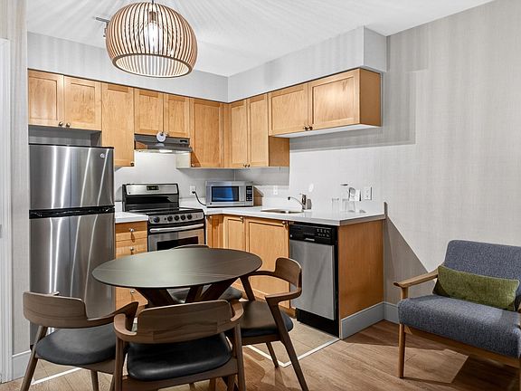4th image of 4308 Main St #1211