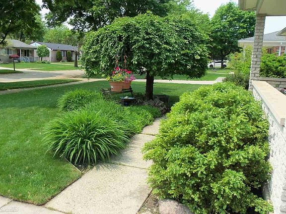 4th image of 14643 Alpena Dr
