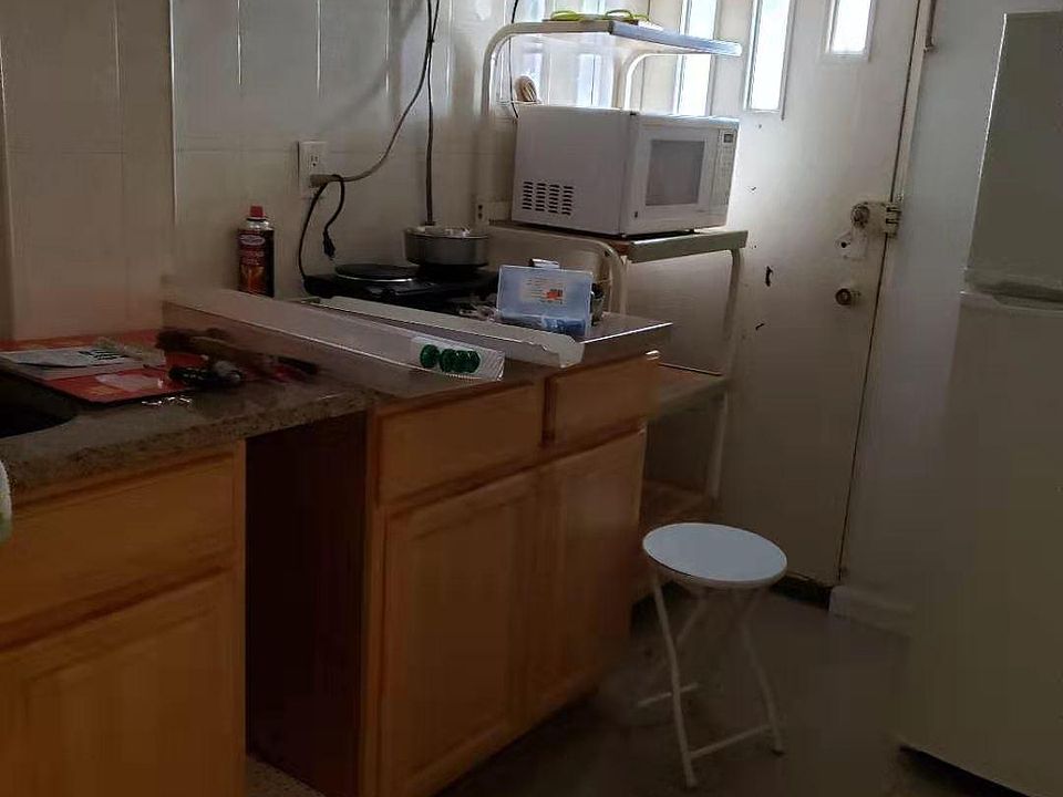 2nd image of 14618 61st Rd Floor Basement