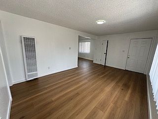 3rd image of 4210 Ascot Ave #C