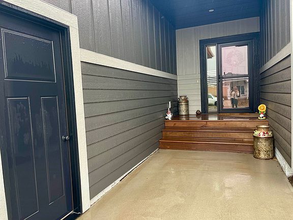 2nd image of 3701 Lincoln Ave