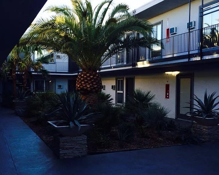 1520 S Casino Center Blvd #27 — Photo 3