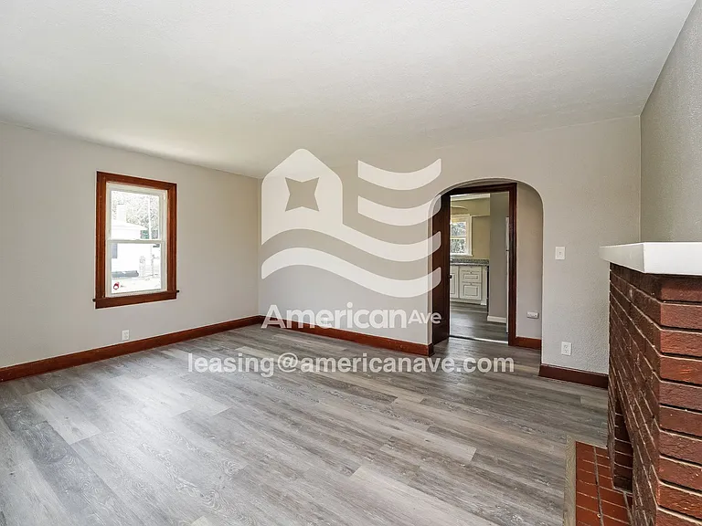 1509426_003_living_room_4.jpg
