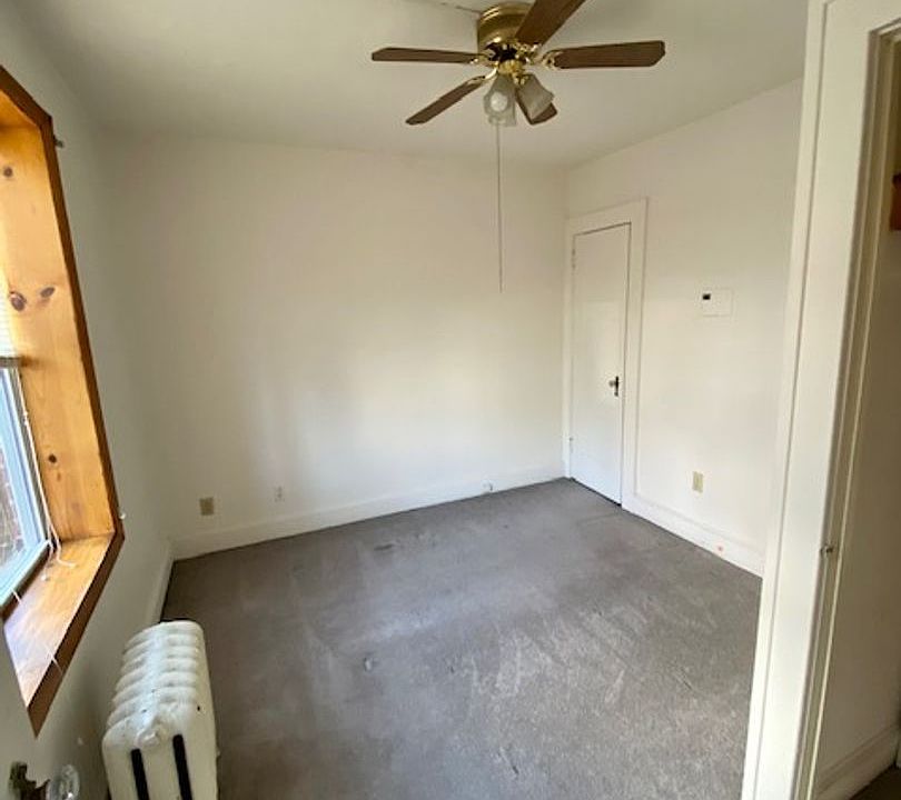 2nd image of 15 Grand Blvd #6
