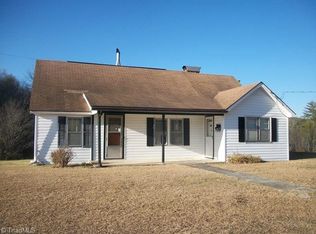44 Turkey Track Ln, Fries, VA 24330