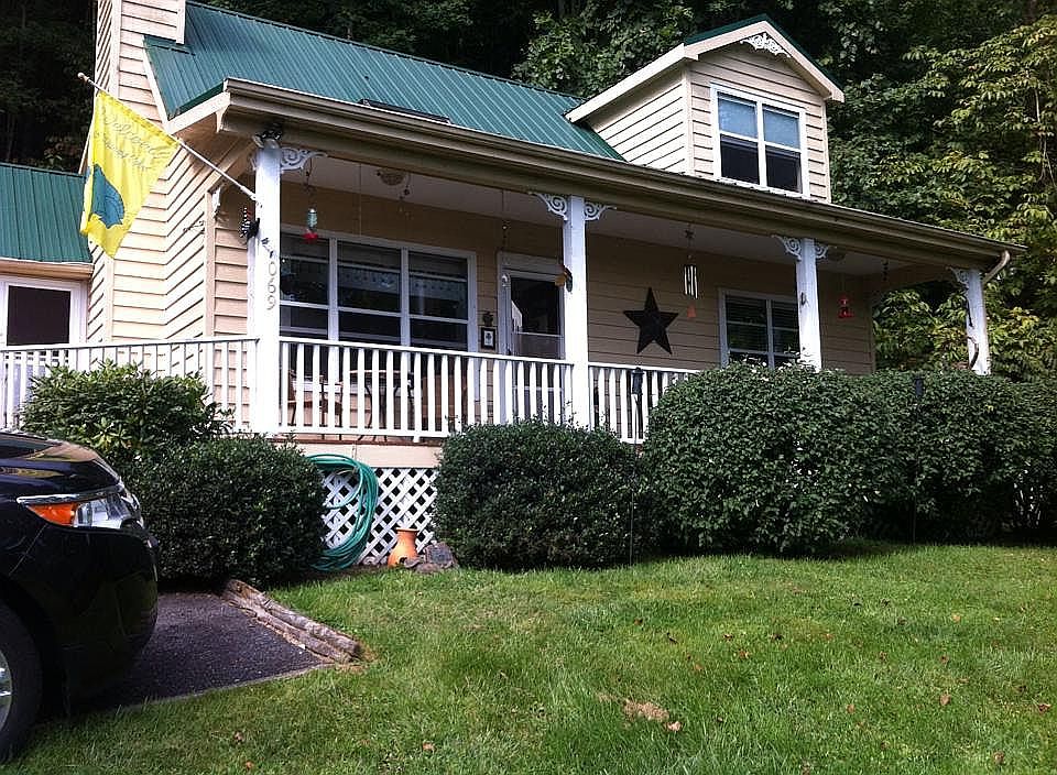 1st image of 1069 Mountain Lake Dr