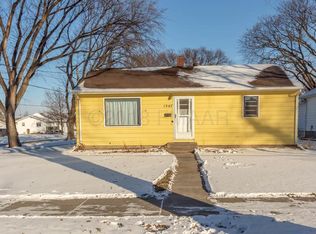 1547 5th Ave S, Fargo, ND 58103