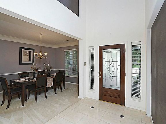 5th image of 2718 Royal Colony Ln