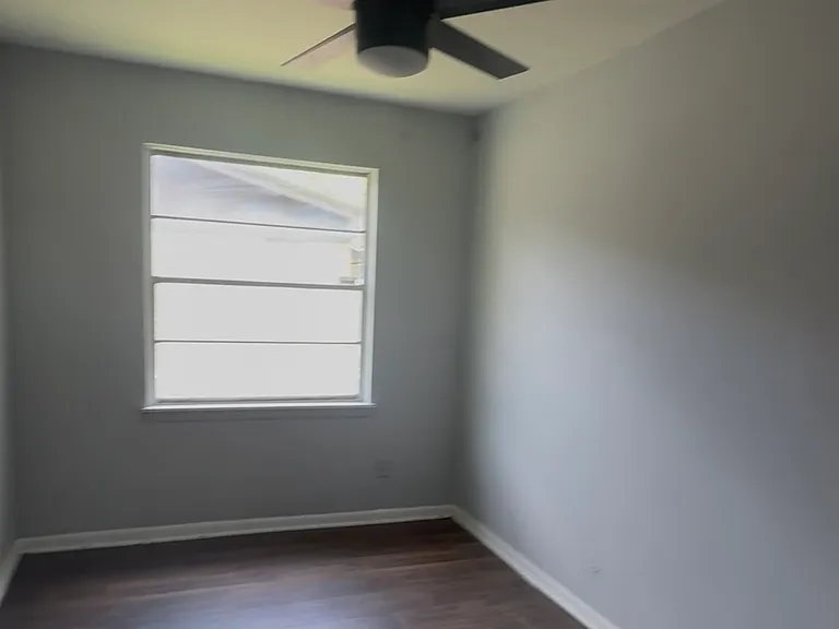5737 King Dr — Photo 3