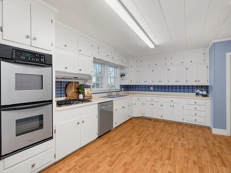 1396 Munford Ave — Photo 15