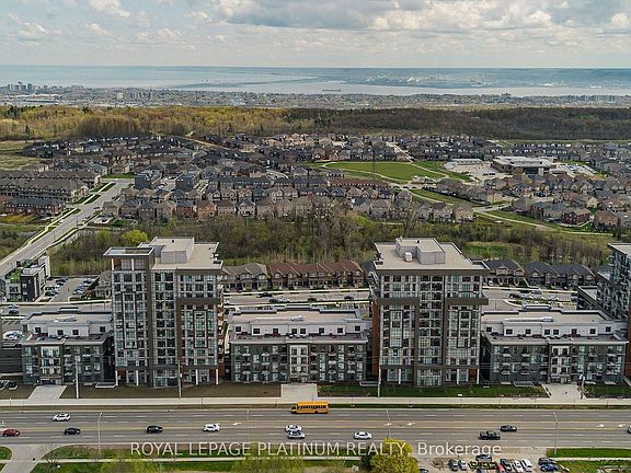 3rd image of 470 Dundas St E #114