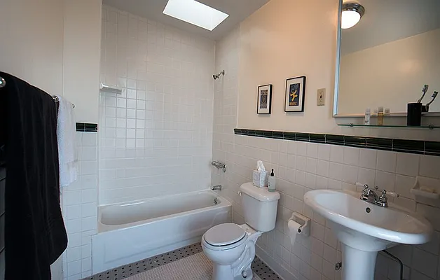 Rented by Brooklyn Bridge | media 15