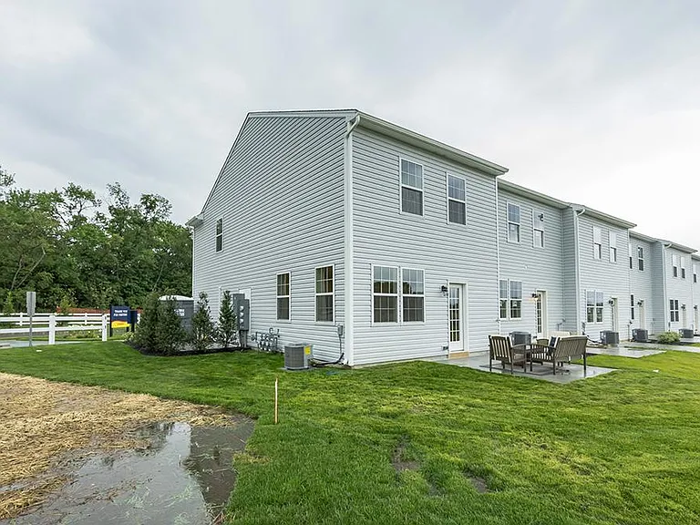 10 Peregrine Way — Photo 51
