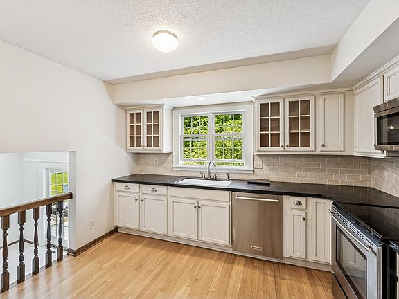 3rd image of 2759 Irene Cir