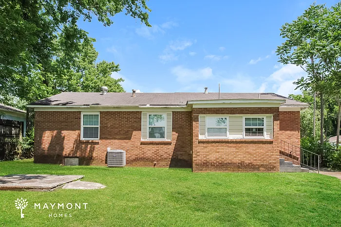 1803 Canterbury Cir NW — Photo 12