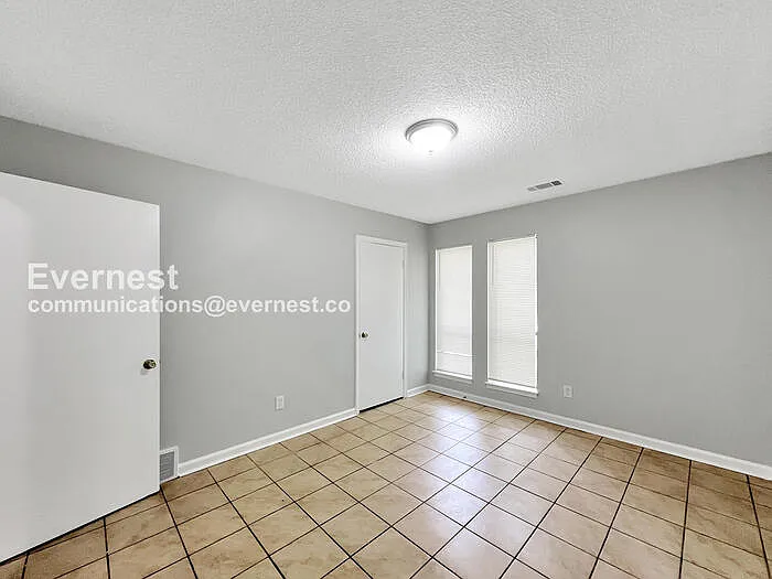 7275 Cedardale Rd — Photo 7