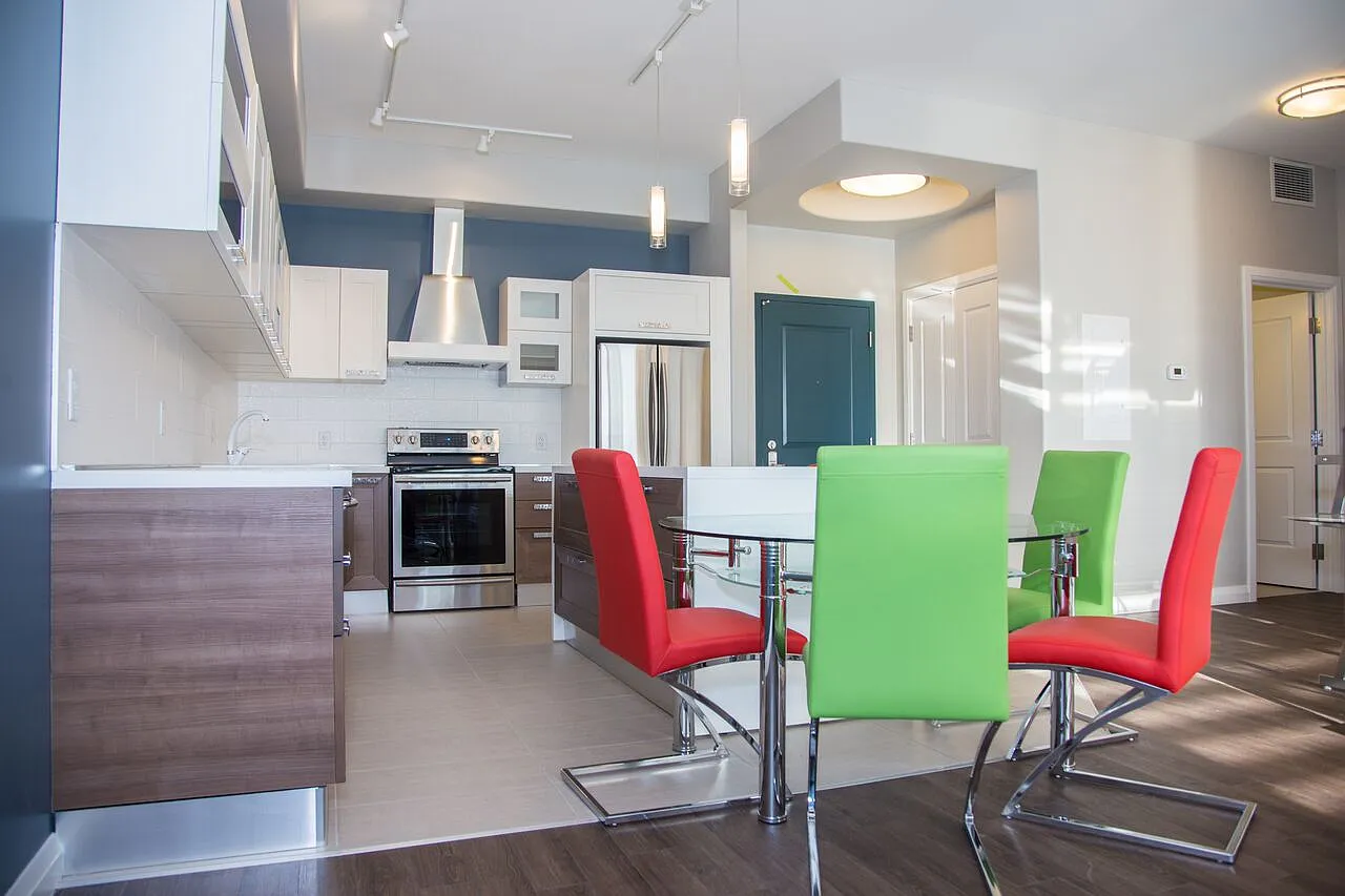 347 Hyland Drive — Photo 3