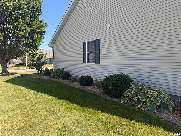 3rd image of 701 Timber Edge Dr