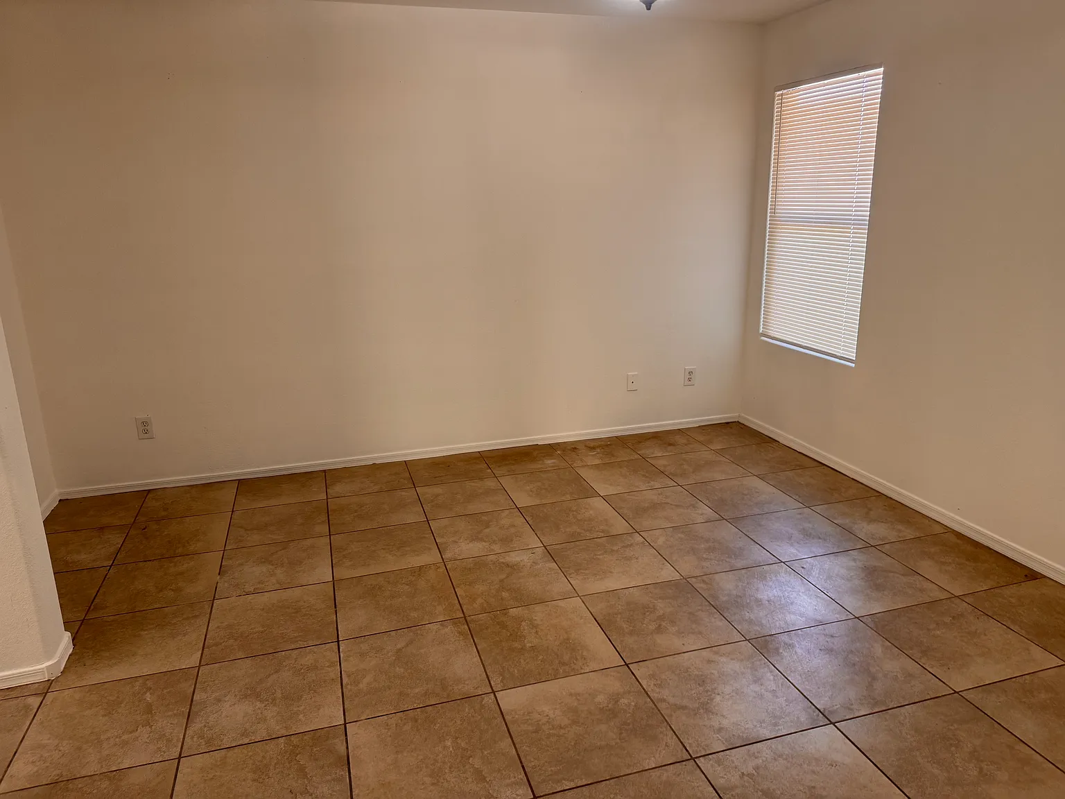 3 bed, 1600 sqft, $1,795 — Photo 4