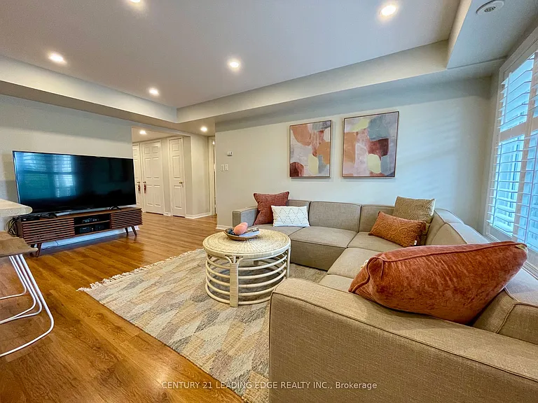 2083 Bur Oak Ave — Photo 9