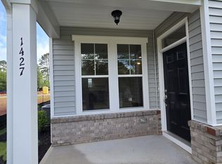 1427 Goldsboro Ave, Sanford, NC 27330