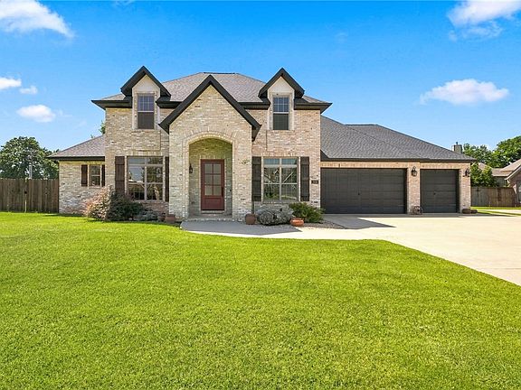 2nd image of 2806 S Creekside Dr