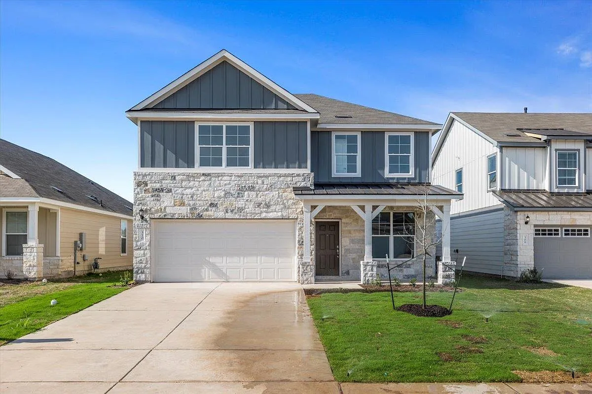 4 bed, 3.5 bath, 2572 sqft, $2,900 — Photo 1