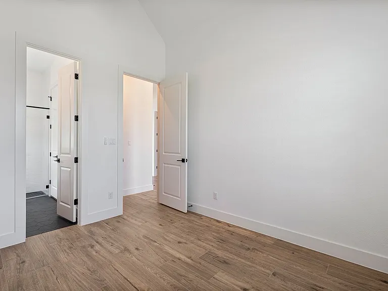 121 Running Bird Rd — Photo 8