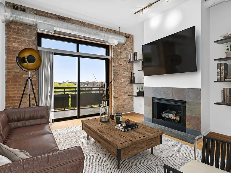 1735 W Diversey Ave #504 — Photo 10