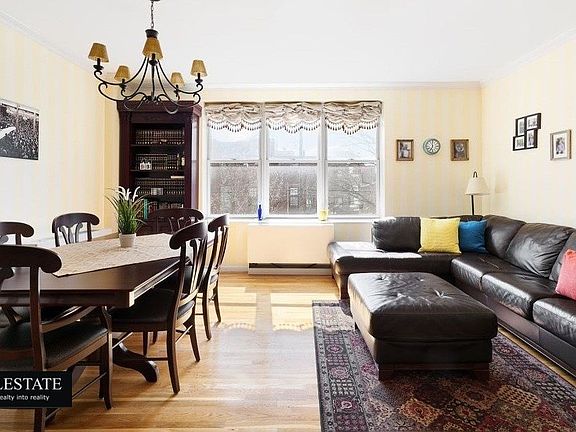 3rd image of 575 E New York Ave APT 4D