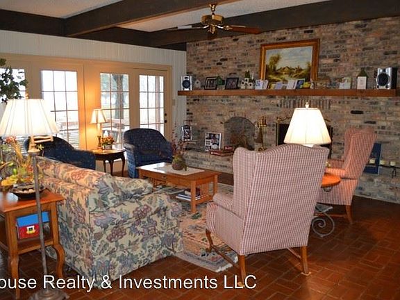 4th image of 18032 S Shore Dr