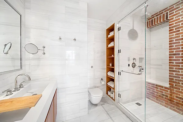 Sold by Warburg | media 8