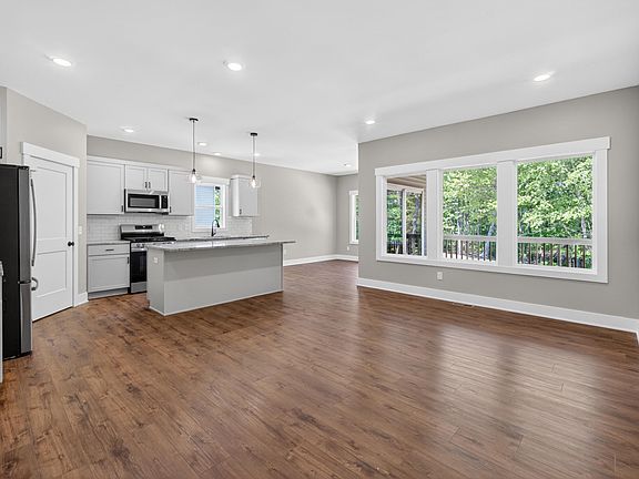 5th image of 17428 Ridge Ave