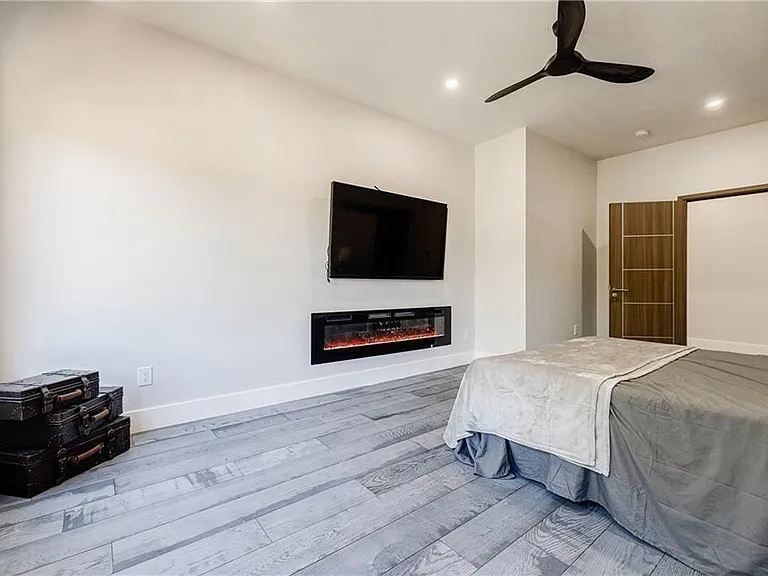 1812 Hunters Gln — Photo 27