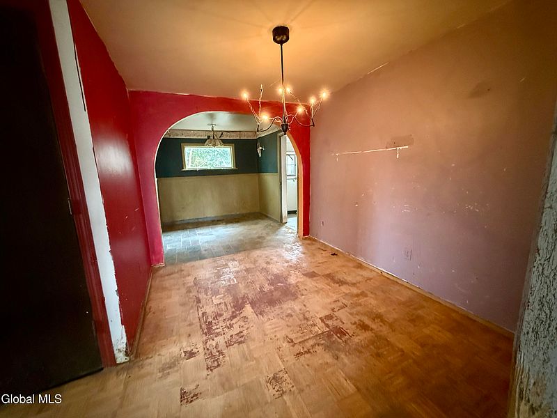 5th image of 60 Wilson Avenue