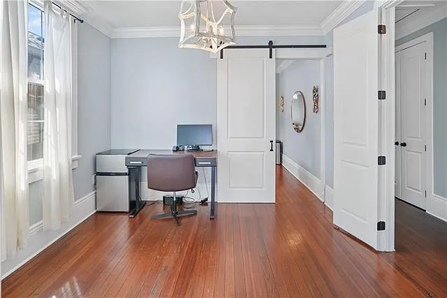 3 bed, 2.0 bath, 2347 sqft, $3,200 — Photo 4