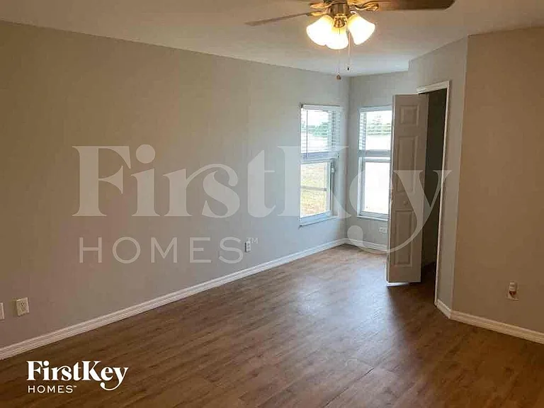 1822 NW Embers Ter — Photo 14